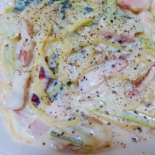 フライパンだけで別ゆで無し。クリームパスタ